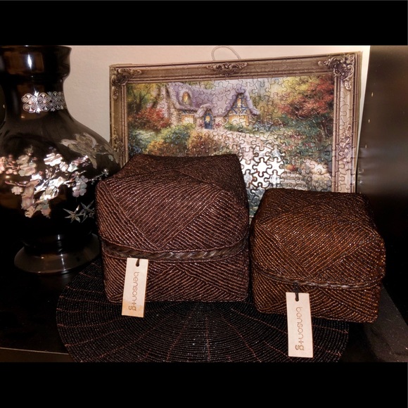 Hand crafted beaded jewelry boxes (2) - Picture 1 of 6